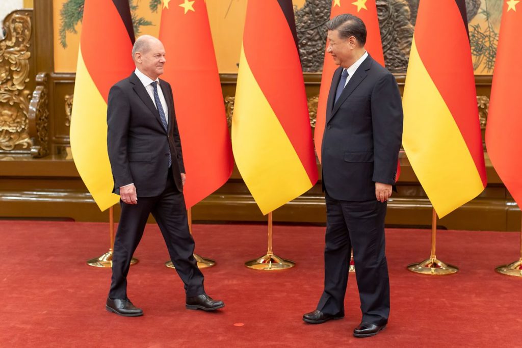 German Chancellor Olaf Scholz greated by Chinese premier Xi Jinping in Beijing on November 4th 2022.