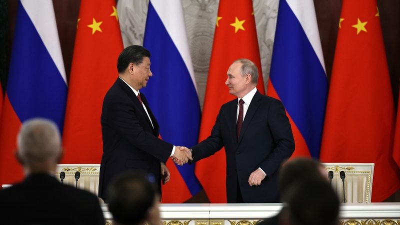 Vladimir Putin welcomes Xi in Moscow during Xi's visit to Russia in March 2023 (Photo: Wikimedia Commons / Kremlin.ru)