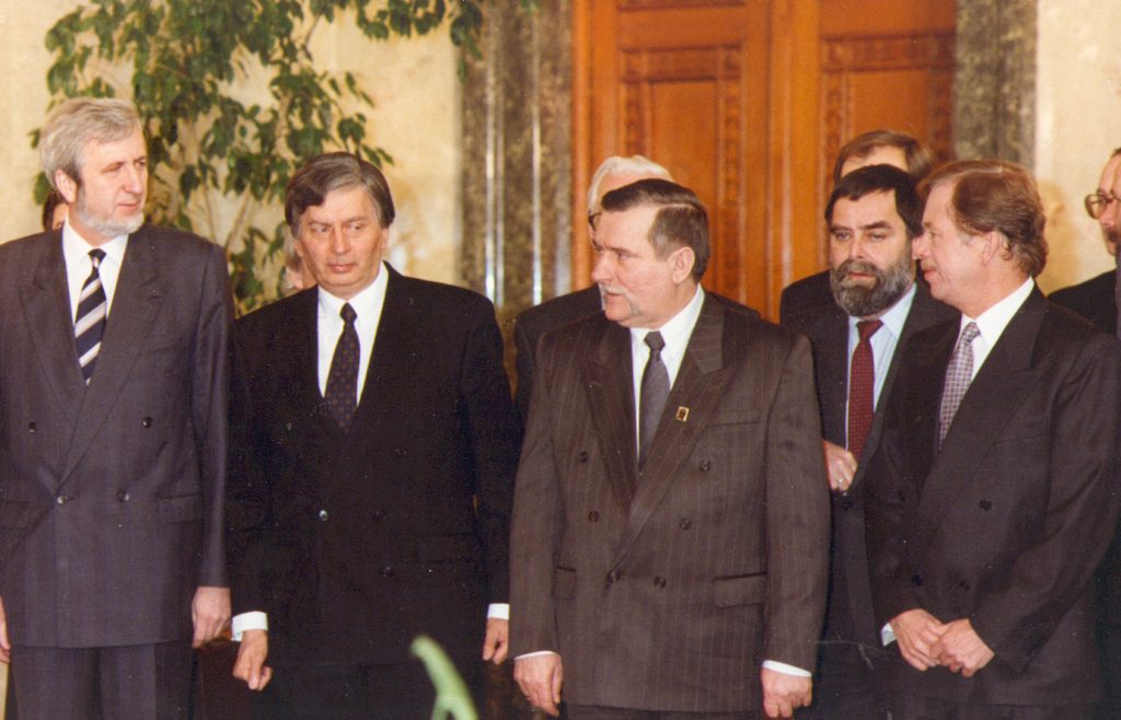 Foreign minister Géza Jeszenszky, Hungarian prime Minister József Antall, President of Poland Lech Walesa, President of Czechoslovakia Vaclav Havel in 1991 (Source: Géza Jeszenszky)