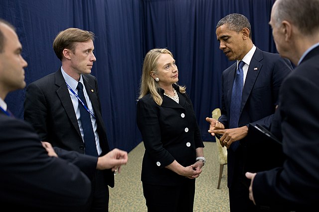 Sullivan, Hillary Clinton and Barack Obama in 2012 /Wikipedia.org