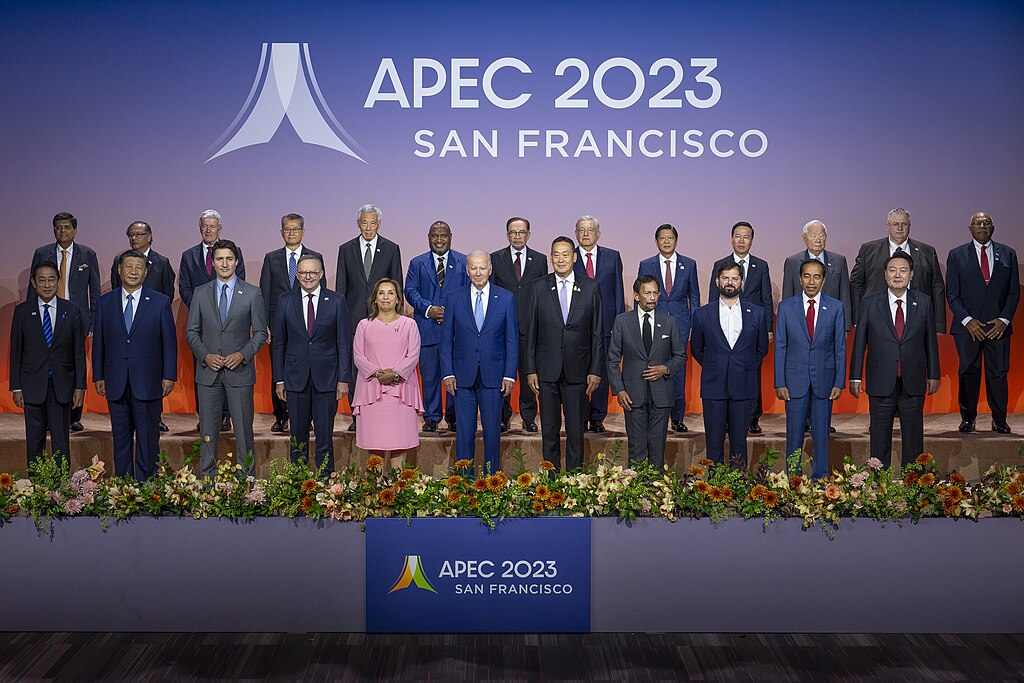 President Biden participates in a family photo with APEC in 2023 (Photo: Wikipedia.org)