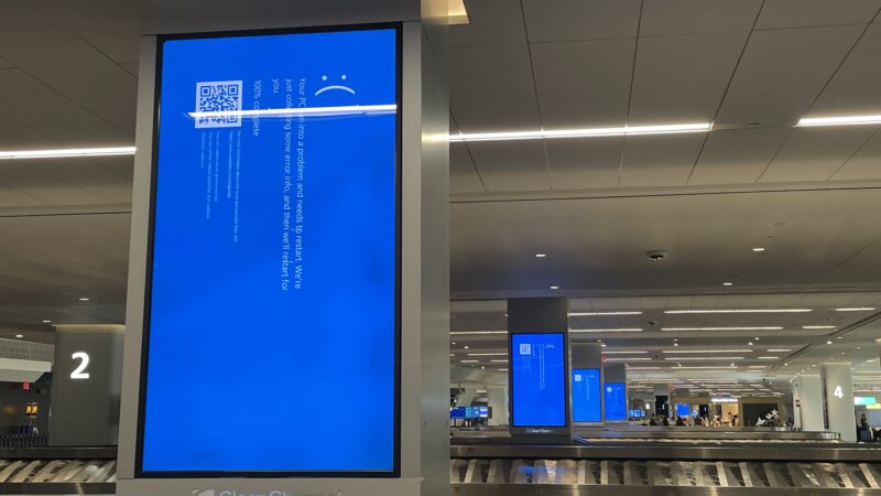 Blue screens of death at LGA airport from the CrowdStrike 2024 July outage (Photo: Wikimedia Commons)