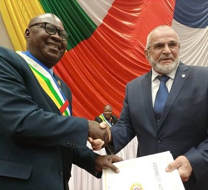 President of the National Assembly of the Central African Republic Simplice Sarandji with Wagner Group representative, Alexander Ivanov, October 2021 (Photo: Corbeau News Centrafrique)