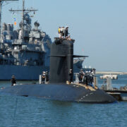 The French nuclear attack submarine Améthyste (S 605) arrives at Naval Station Norfolk after completing patrol operations in the West Indies (Photo: Kelvin Edwards / US Navy)