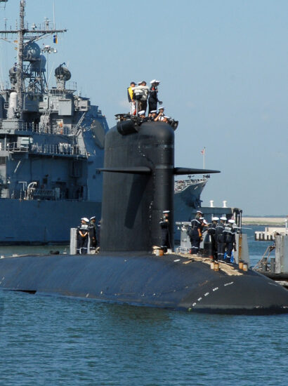 The French nuclear attack submarine Améthyste (S 605) arrives at Naval Station Norfolk after completing patrol operations in the West Indies (Photo: Kelvin Edwards / US Navy)