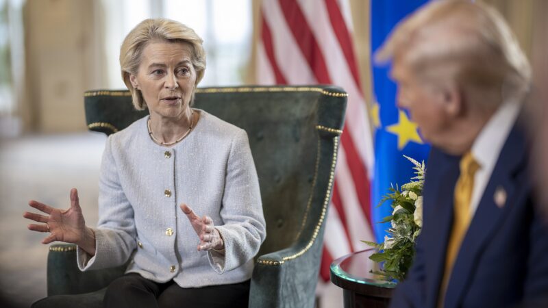 Donald Trump meeting with the President of the European Commission Ursula von der Leyen in Scotland, July 27, 2025. Photo: Official White House Photo by Daniel Torok on Wikimedia Commons.