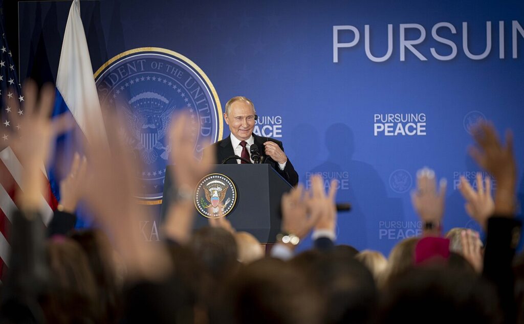 President Donald J. Trump and Russian President Vladimir Putin hold a press conference at Joint Base Elmendorf-Richardson, Anchorage, Alaska, August 15, 2025 (DoD photo by Benjamin Applebaum)