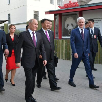 Chinese leader Xi Jinping presented two pandas to Moscow Zoo at a ceremony with Vladimir Putin on June 5, 2019 (Photo: Kremlin.ru / Wikimedia Commons)
