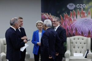 Prime Minister Keir Starmer meets with President of the European Council Antonio Costa, President of the European Commission Ursula von der Leyen, French President Emmanuel Macron and Canadian Prime Minister Mark Carney during a meeting at the G20 Summit, 2025. Photo: Lauren Hurley / No 10 Downing Street / Number 10 on Flickr, CC BY 4.0.