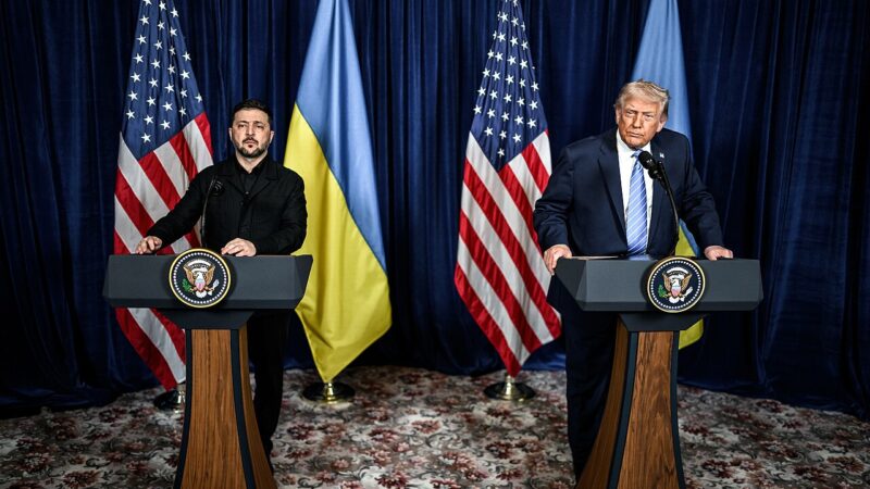 President Donald Trump participates in a joint press conference alongside Ukrainian President Volodymyr Zelensky at Mar-a-Lago in Palm Beach, Florida, December 28, 2025. Photo: Official White House Photo / Daniel Torok / The White House / Flickr, Public Domains.