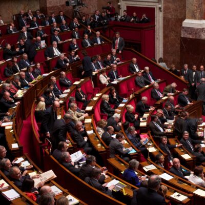 Opposition benches during the formal vote on the law opening marriage to same-sex couples – National Assembly in 2013. Photo source: Ericwaltr / Wikimedia Commons, CC BY-SA 3.0