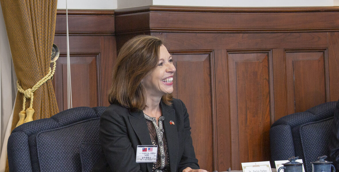 Evelyn N. Farkas (Photo: Mori / Office of the President / Wikimedia Commons)