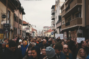 Protests in Cacak, Serbia, regarding the fall of a concrete canopy in Novi Sad. Photo source: Dejan Krsmanovic / Flickr, CC BY 2.0