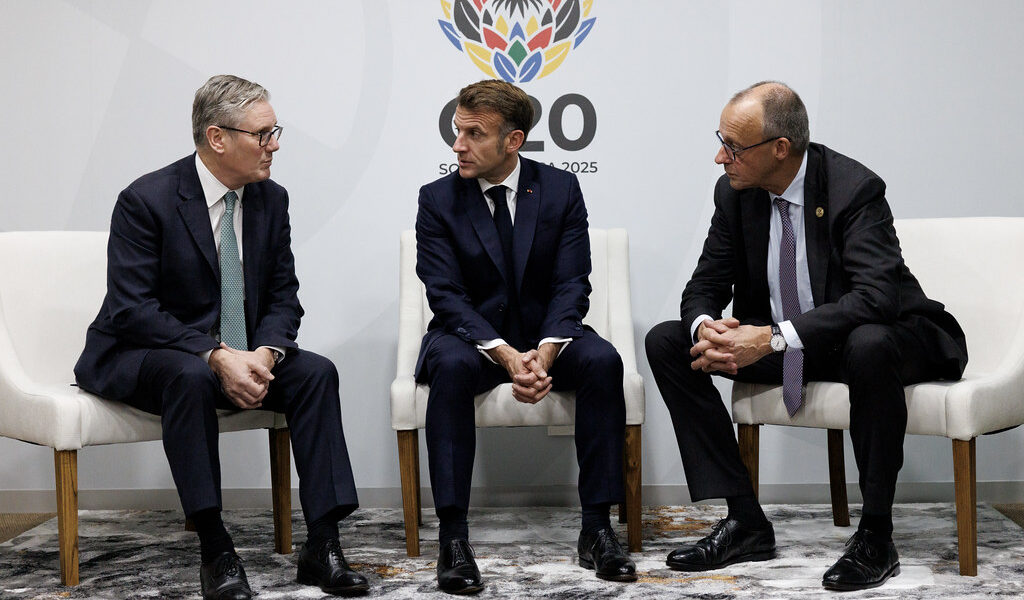 Prime Minister Keir Starmer meets with French President Emmanuel Macron and German Chancellor Friedrich Merz for a bilateral meeting at the G20 Summit. Picture by Lauren Hurley / No 10 Downing Street