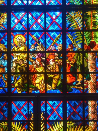 Stained glass of Basilica of Our Lady of Peace of Yamoussoukro. Photo by Jbdodane on Flickr