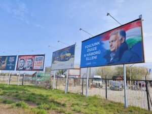 Hungarian election posters during the 2026 election campaign. Photo source: Elekes Andor / Wikimedia Commons, CC BY 4.0