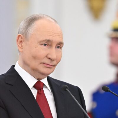 During the ceremony awarding the Hero of Labour medals and the Russian Federation State Prizes. Photo source: Sergei Bobylyov / RIA Novosti / Kremlin.ru / Wikimedia Commons, CC BY 4.0