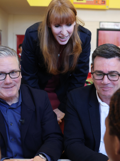 Manchester, United Kingdom. Prime Minister Keir Starmer visits Holy Trinity Church of England Primary School with Andy Burnham, Mayor of Greater Manchester, 13 April 2026. Photo source: Lauren Hurley / No. 10 Downing Street / Wikimedia Commons (Open Government Licence v3.0).