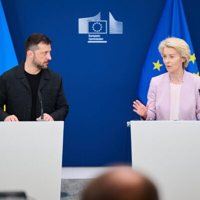Ursula von der Leyen, President of the European Commission with Volodymyr Zelenskyy, President of Ukraine on 17 August 2025 (Photo: Dati Bendo / European Union, 2025 / EC - Audiovisual Service)