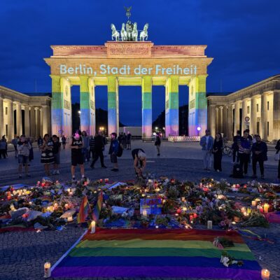 View of the Brandenburg Gate after the terrorist attack on the Berlin Pride on July 25, 2026. Photo source: Orator / Wikimedia Commons, CC BY-SA 4.0