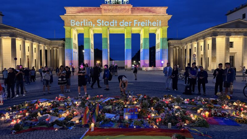 View of the Brandenburg Gate after the terrorist attack on the Berlin Pride on July 25, 2026. Photo source: Orator / Wikimedia Commons, CC BY-SA 4.0