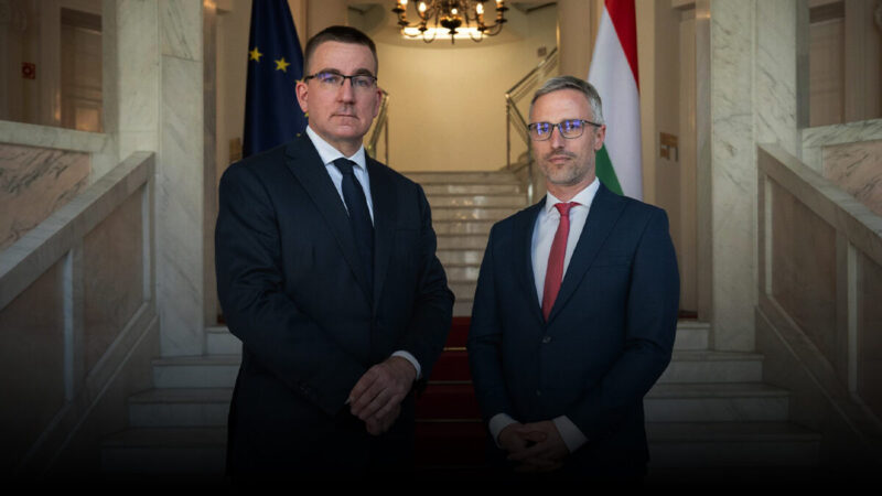 Andras Racz Deputy Director and Botond Feledy Director General of the Hungarian Institute of International Affairs (Photo: Hungarian Institute of International Affairs)