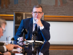 Prime Minister Orpo’s press conference on the Granada summits, 3 October 2023. Photo source: © Lauri Heikkinen / valtioneuvoston kanslia / FinnishGovernment / Flickr, CC BY 2.0